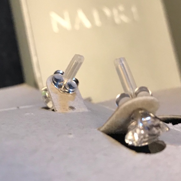 🙀Nadri ~3 CT stud earrings - Picture 4 of 5